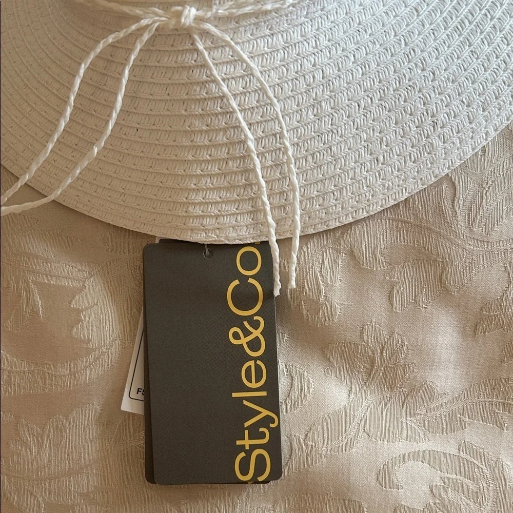 956. Style & Co. White Straw Sun Hat